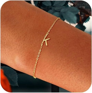 Elegante 14K vergulde minimalistische armband met een verfijnde hanger met de letter K