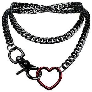 Dettaglio catena cubana nera multistrato con cuore rosso e grande chiusura a moschettone