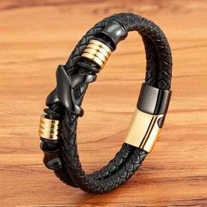 Geflochtenes Herren-Lederarmband in Schwarz mit goldenem Magnetverschluss aus Metall