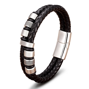 Mehrlagiges geflochtenes schwarzes Lederarmband für Herren mit silbernem Magnetverschluss