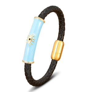 Pulsera de hombre en cuero trenzado negro con cilindro Evil Eye azul y cierre magnético dorado
