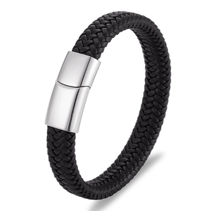 Bracelet tressé en cuir noir pour homme avec un fermoir magnétique poli argenté