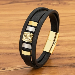 Bracciale Multistrato in Pelle da Uomo Fibbia Magnetica in Acciaio Inossidabile Ciondolo Geometrico Quadrato Punk Casual Gioielli