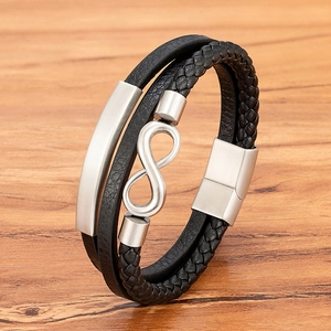 Mehrlagiges Herren-Lederarmband in Schwarz mit silbernem Unendlichkeitssymbol aus Metall