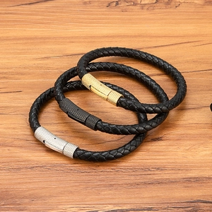 Driedelige set gevlochten lederen armbanden voor heren met magnetische sluiting in goud, zwart, zilver