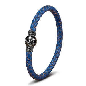 Bracciale da uomo in pelle intrecciata blu con chiusura magnetica nera testurizzata elegante