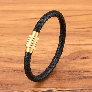 Bracciale Intrecciato in Pelle da Uomo con Chiusura Magnetica in Acciaio Inossidabile Semplice Fashion Punk Gioielli da Polso