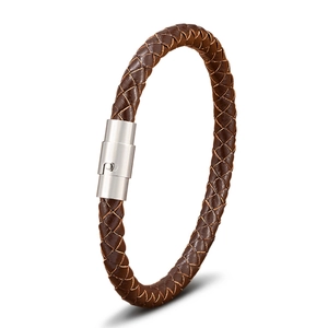 Bracciale da uomo in pelle intrecciata marrone scuro con chiusura in acciaio inossidabile