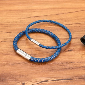 Bracelet en Cuir Tressé pour Hommes Avec Fermoir Magnétique en Acier Inoxydable Bracelet Tissé Minimaliste Bijoux de Mode Bleu Or Noir Argent