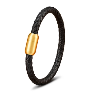 Bracelet en cuir tressé noir pour homme avec fermoir magnétique en acier doré mat