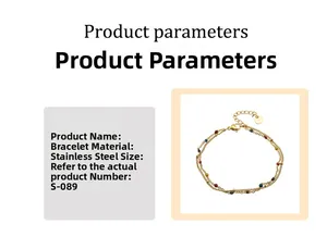 Dettaglio del bracciale a doppio strato in acciaio inossidabile placcato oro 14K e perle