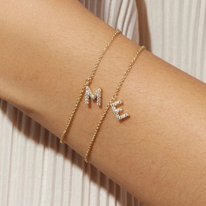 Minimalistisches Kupfer Anfangsbuchstabe Armband Gold Silber Plattiert Mikro Pave Zirkonia Alphabet Charm Armband Damen Schmuck