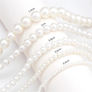 Colliers de perles vintage disponibles en cinq tailles de 0.4cm à 1.4cm de diamètre