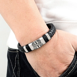 Bracelet pour hommes en cuir tressé noir avec fermoir magnétique en acier inoxydable