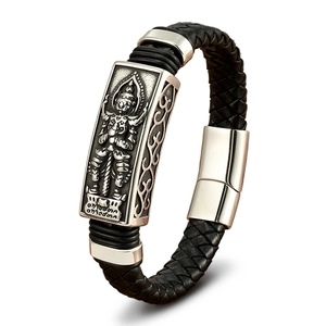 Herren Lederarmband geflochten in Schwarz mit gravierter Silberplatte und Magnetverschluss