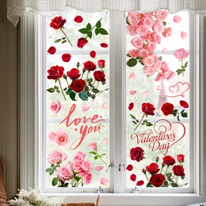 Detail van Valentijn raamstickers met rode rozen en Love You decoratieve belettering