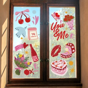 Detail van Valentijnsdag raamstickers met harten, wijn en romantische motieven