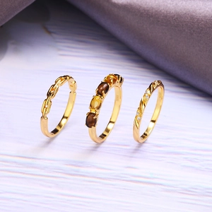 Macro de anillos de plata S925 con citrina amarilla y textura de cadena en acabado oro