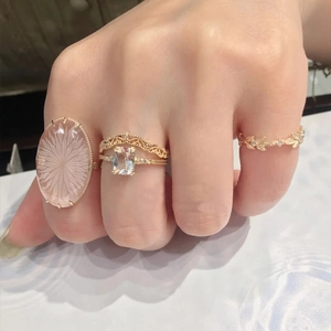Minimalistisches 925 Silberring-Set mit Bergkristall und rosa Edelstein am Finger