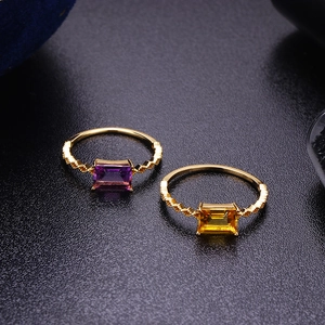 Detailansicht von S925 Silberringen mit quadratischen Amethyst- und Citrin-Edelsteinen