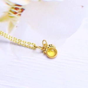 S925 silver bee honey amber pendant necklace with a brilliant yellow gemstone and link chain