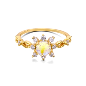 925 Silberring Sonnenblume mit schillerndem Mondstein und goldener Flechtoptik