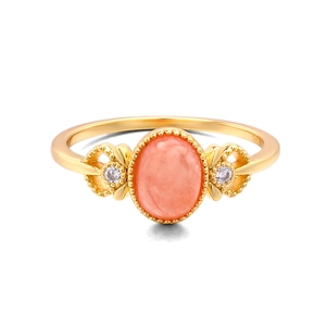 Elegante anello in argento 925 con pietra rosa ovale e finitura dorata vintage