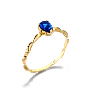 Anillo geométrico vintage de plata de ley 925 con una piedra de circón azul pera