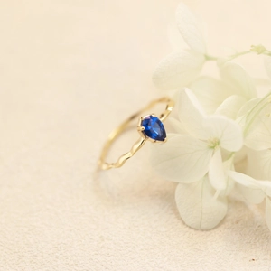 Anillo Vintage de Plata de Ley 925 con Circón Azul Pera Gota de Agua Banda Ondulada Bañada en Oro Joyería Estilo Japonés Mujer