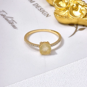 Bague luxueuse en argent S925 doré avec quartz rutilé rond et oxydes de zirconium