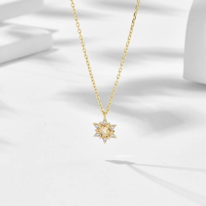 S925 Silber vergoldete Stern-Halskette mit Opal und Zirkon auf minimalistischem Grund