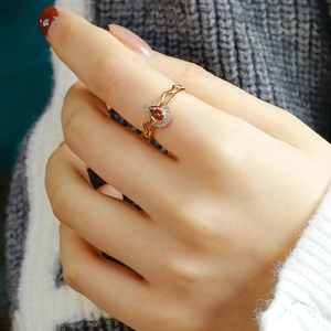 Set de anillos de plata S925 bañada en oro con cuarzo ahumado pera y circón en punto