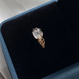 Bague vintage en argent S925 avec cristal blanc gravé et motifs floraux ajourés