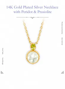 Makroaufnahme der 14k vergoldeten Silberkette mit Peridot und grünem Amethyst-Anhänger