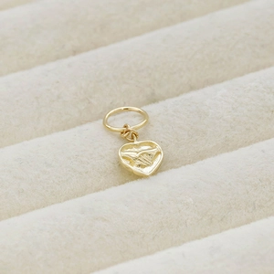 Retro S925 silver 14K gold plated heart pendant with embossed handshake motif