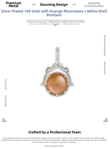 Dettaglio del ciondolo in argento S925 oro 14K con pietra di luna arancione e madreperla