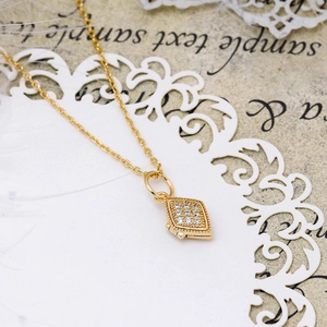 14k vergulde S925 zilveren ketting met een met diamant bezette ruitvormige hanger