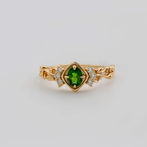 Vintage S925 silver 14K gold ring with oval green chrome diopside and filigree details