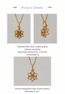 Dettaglio del marchio S925 sul retro del ciondolo floreale in argento placcato oro