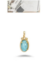 Détail de la pierre Larimar et pendentif perle blanche avec nœud doré élégant