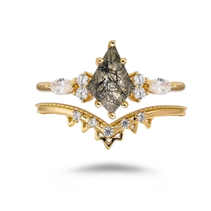 Vintage-Ring-Set mit schwarzem Rutilquarz im Drachenschliff und Gold-Finish