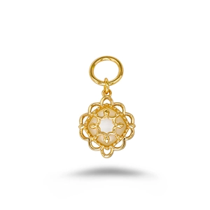 Pendentif en argent doré avec motif de fenêtre et double couche de nacre blanche