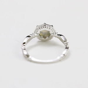 Retro 925 sterling silver labradorite ring with vintage engraved wave pattern