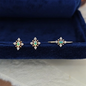 Elegant S925 silver snowflake opal jewelry set with vintage gold finish ring and earrings