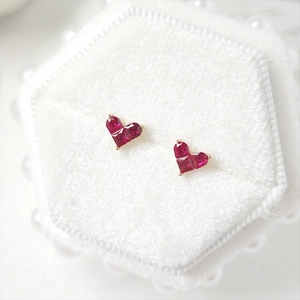 Exquisite S925 silver gold-plated heart-shaped red sapphire stud earrings for women