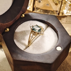 Vintage geometric moss agate ring in gold-plated silver with hexagonal green gemstone