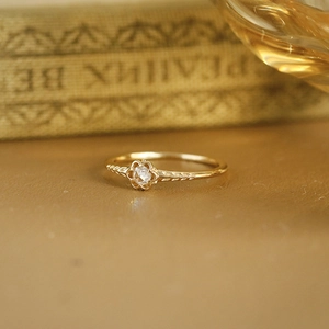 Vintage-Ring aus 925er Silber mit Moissanit-Rose und vergoldeter Blattstruktur für Damen