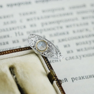 Vintage S925 silver labradorite ring with hollow lace design and retro gold rim detailing