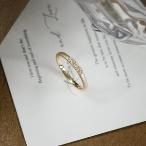 Bague moissanite en argent S925 plaqué or 14k avec cinq pierres étincelantes
