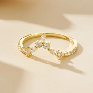 Elegant pear-shaped S925 silver V-shaped ring with zircon stones in luxury vintage style